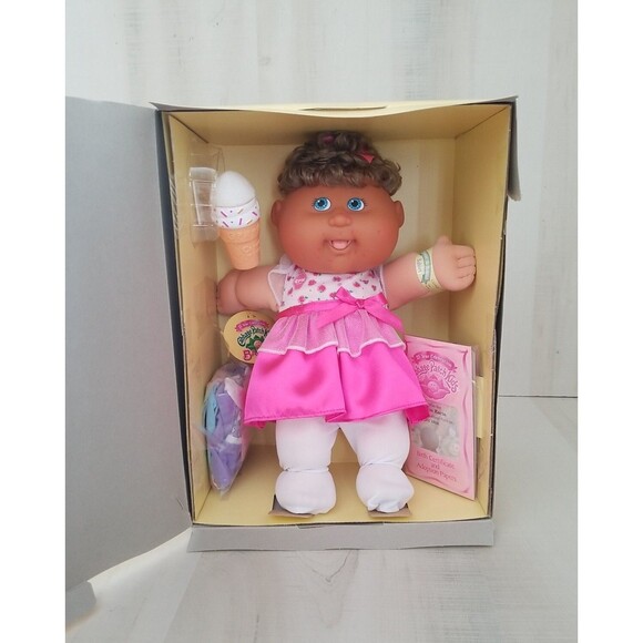 CABBAGE PATCH CPK Babies Carvel Ice Cream Orig Box Extra Clothes Katelynn Karla